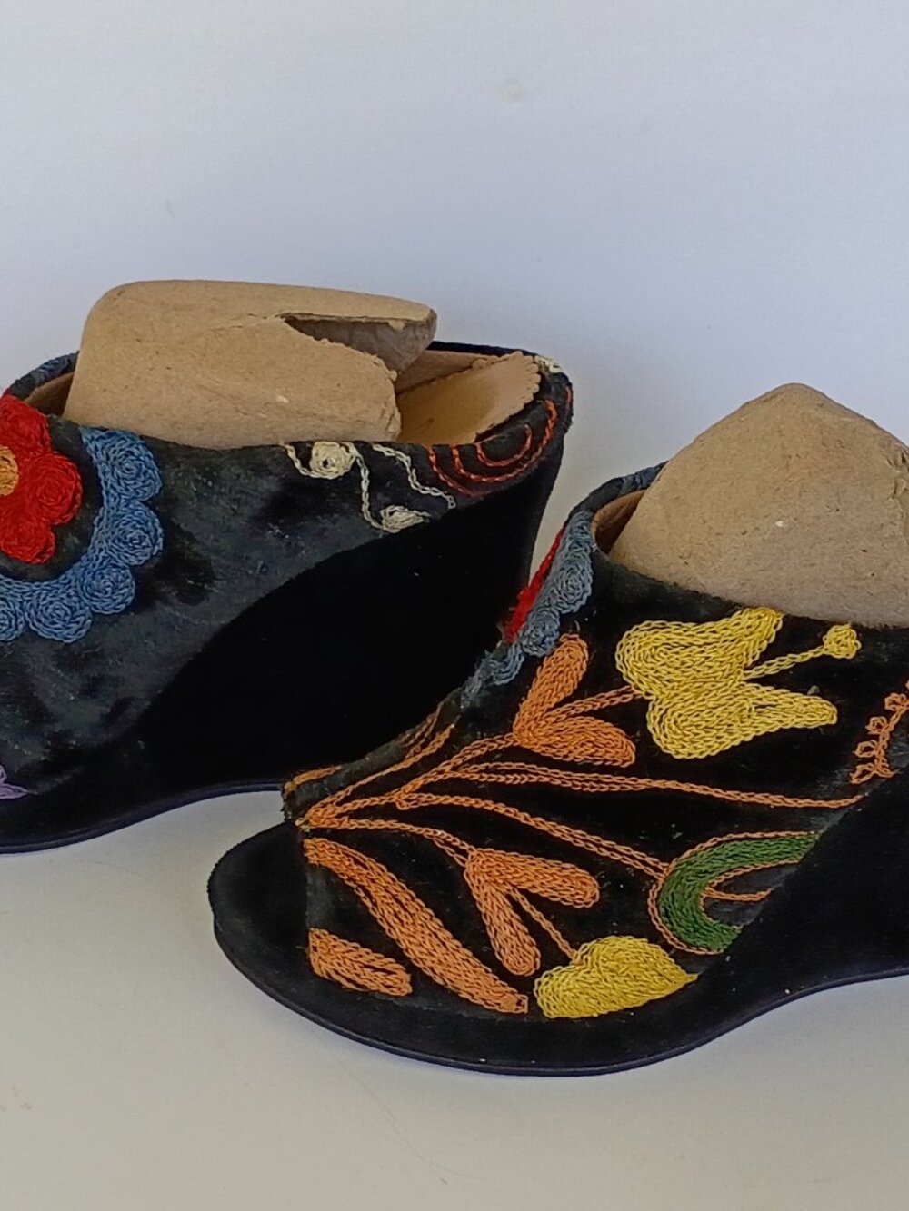 Zeyzani one of a kind Suzani embroidered wedge Size 39 / 8.5 US - Picture 3 of 10